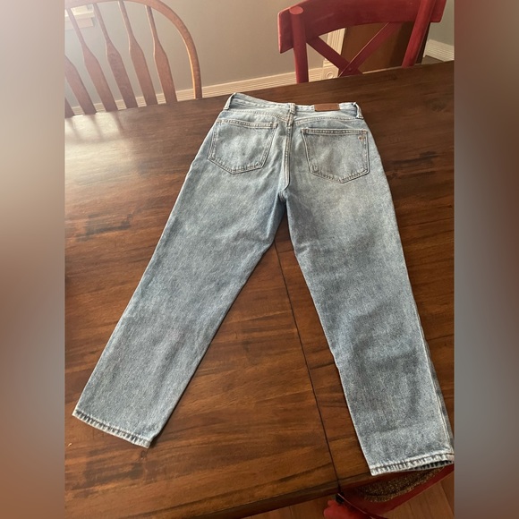 Madewell Mom Jean in Melva Wash - Picture 3 of 8